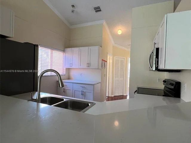 7 Via De Casas Sur # 202, Boynton Beach FL 33426