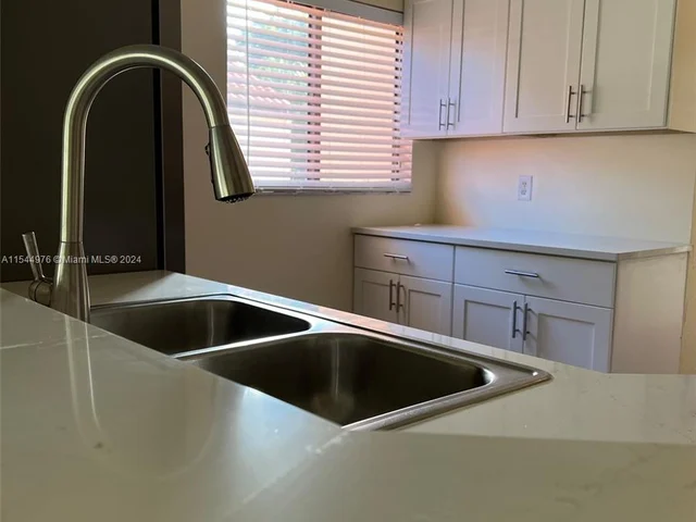 7 Via De Casas Sur # 202, Boynton Beach FL 33426