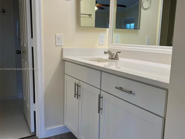 7 Via De Casas Sur # 202, Boynton Beach FL 33426