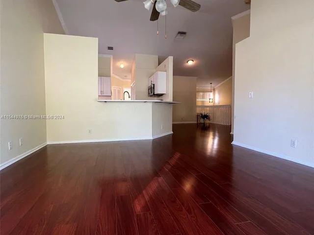 7 Via De Casas Sur # 202, Boynton Beach FL 33426