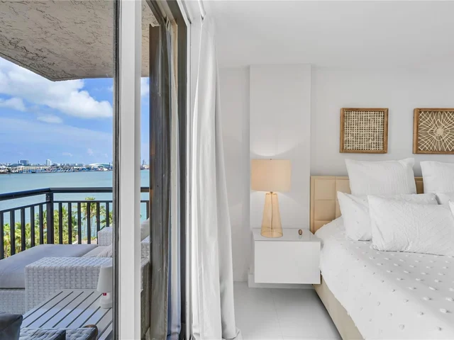 540 Brickell Key Dr # 1016, Miami FL 33131