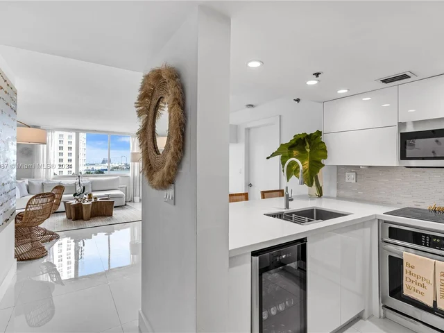 540 Brickell Key Dr # 1016, Miami FL 33131