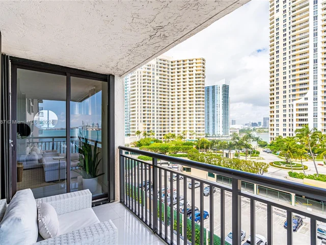 540 Brickell Key Dr # 1016, Miami FL 33131