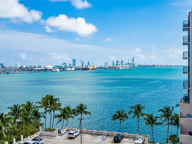 540 Brickell Key Dr # 1016, Miami FL 33131