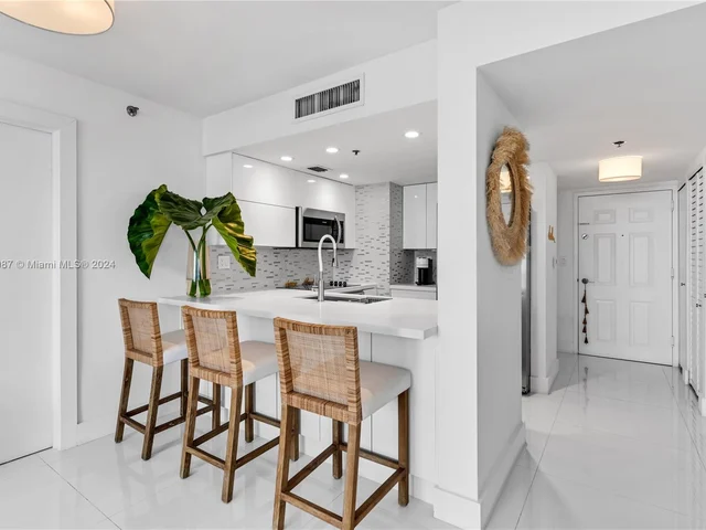 540 Brickell Key Dr # 1016, Miami FL 33131