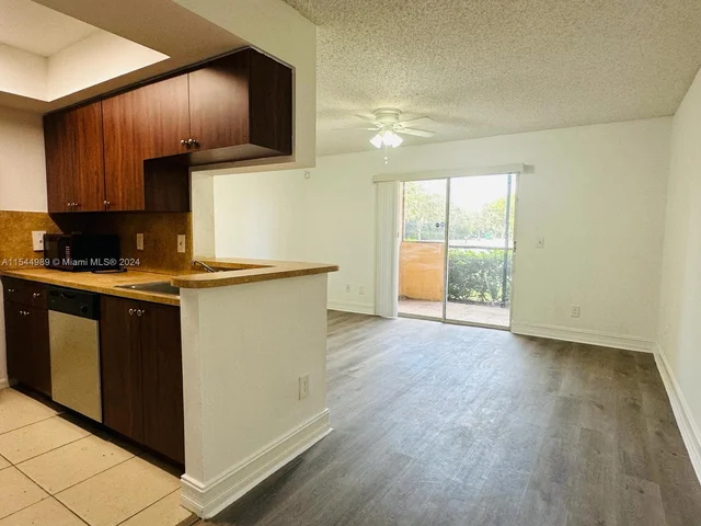 8471 SW 5th St # 107, Pembroke Pines FL 33025