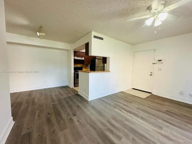 8471 SW 5th St # 107, Pembroke Pines FL 33025