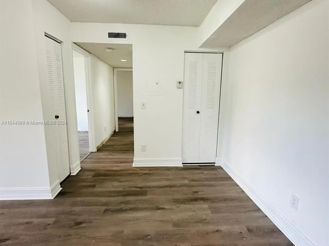 8471 SW 5th St # 107, Pembroke Pines FL 33025