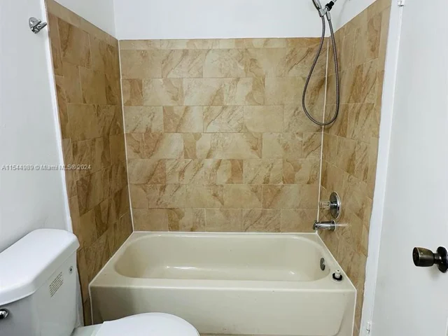 8471 SW 5th St # 107, Pembroke Pines FL 33025