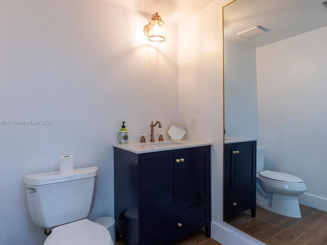 1528 Brickell Ave # 109, Miami FL 33129