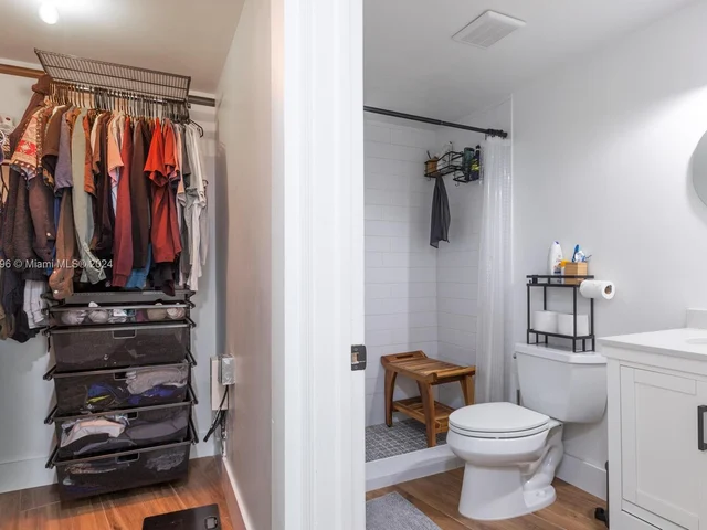 1528 Brickell Ave # 109, Miami FL 33129