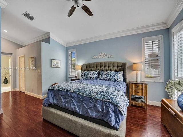 4040 Sanderling Ln, Weston FL 33331