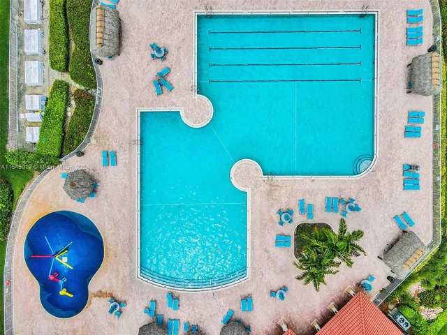 4040 Sanderling Ln, Weston FL 33331