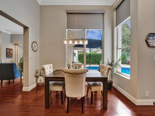 4040 Sanderling Ln, Weston FL 33331