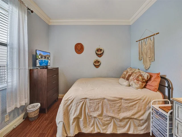 4040 Sanderling Ln, Weston FL 33331