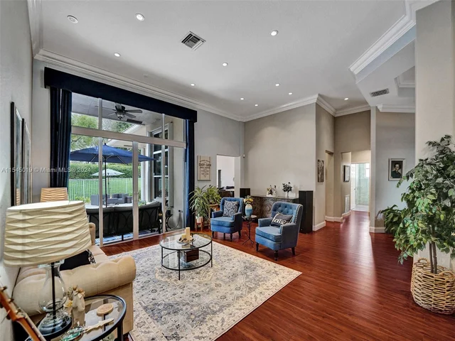 4040 Sanderling Ln, Weston FL 33331