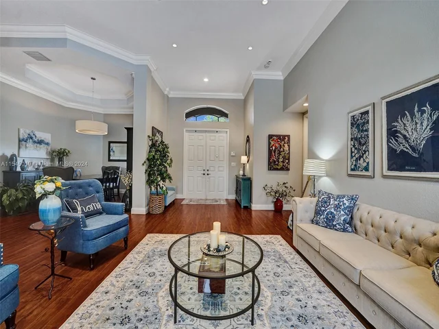 4040 Sanderling Ln, Weston FL 33331