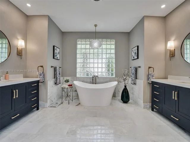 4040 Sanderling Ln, Weston FL 33331