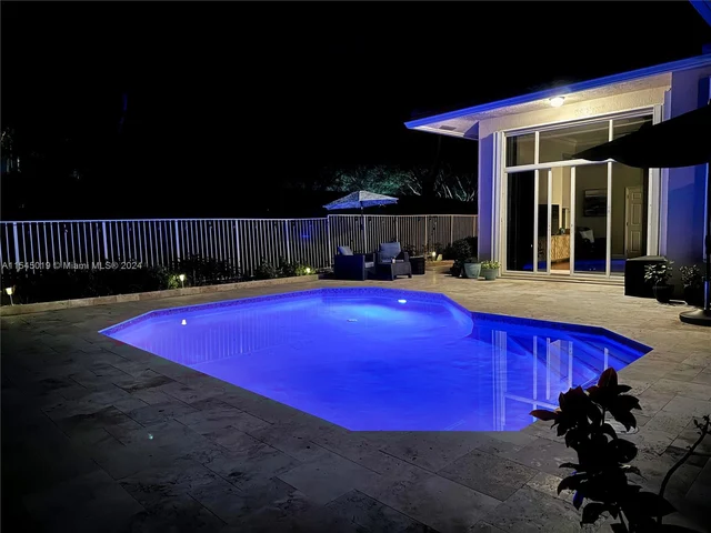 4040 Sanderling Ln, Weston FL 33331