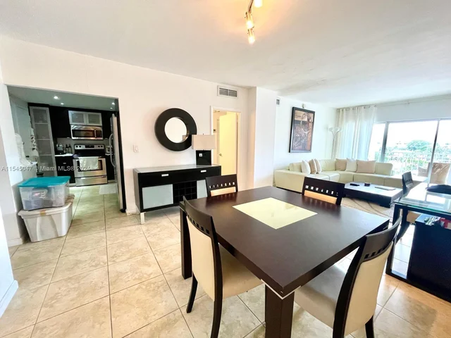 500 Bayview Dr # 527, Sunny Isles Beach FL 33160