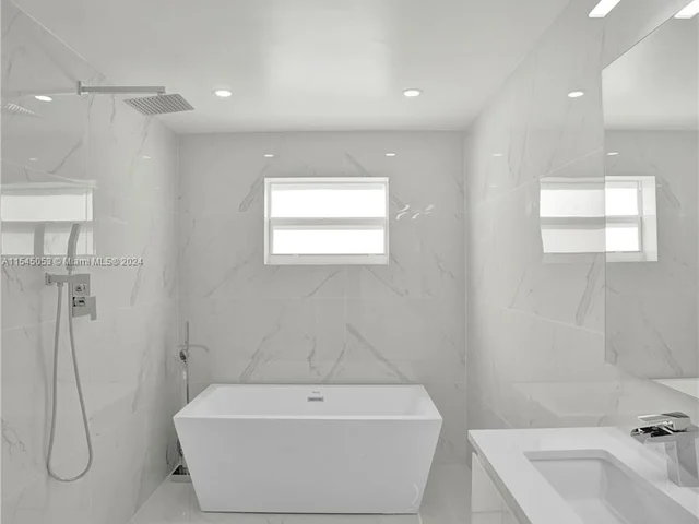 4440 NE 16th Ave, Oakland Park FL 33334