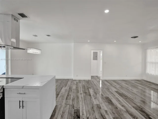 4440 NE 16th Ave, Oakland Park FL 33334