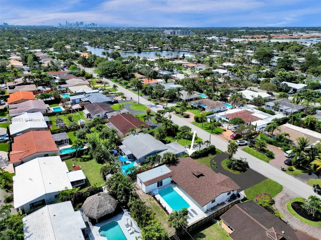 4440 NE 16th Ave, Oakland Park FL 33334