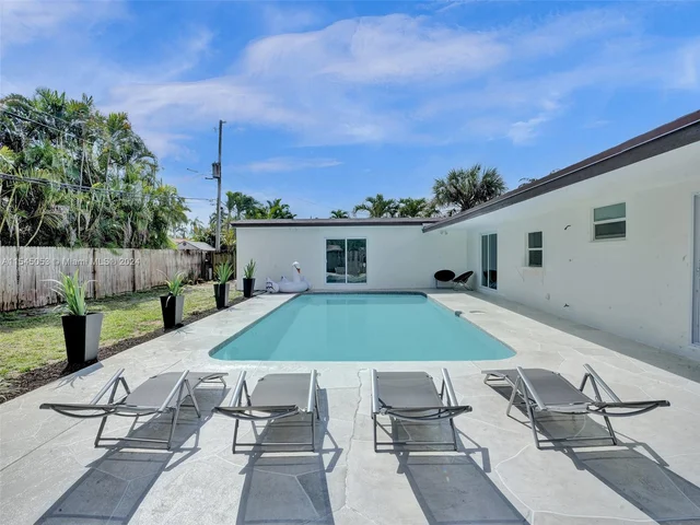 4440 NE 16th Ave, Oakland Park FL 33334