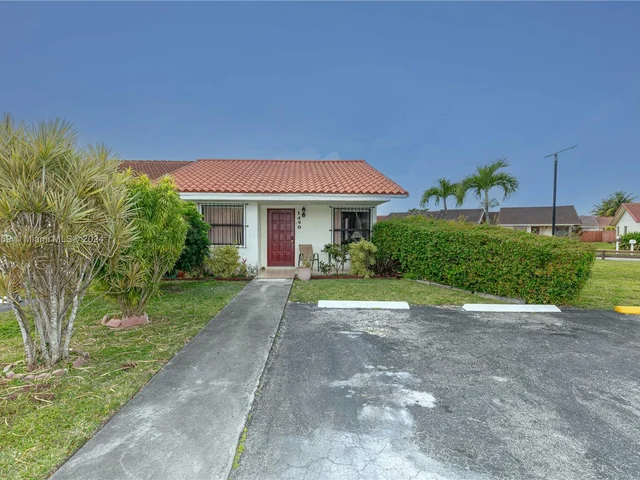 1490 SW 124th Place Concourse, Miami FL 33184