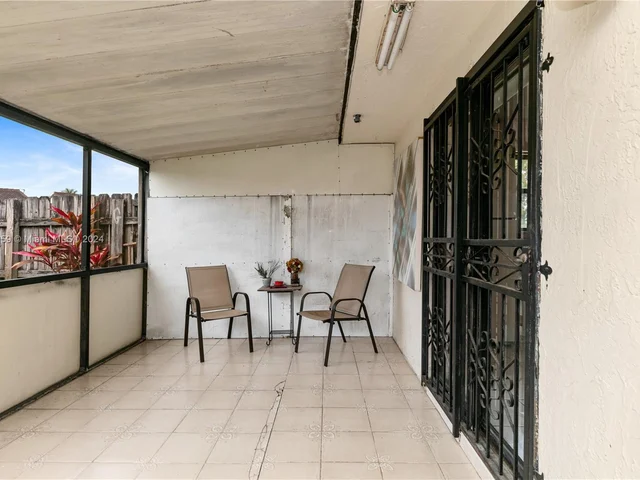 1490 SW 124th Place Concourse, Miami FL 33184