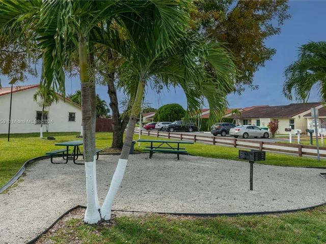 1490 SW 124th Place Concourse, Miami FL 33184