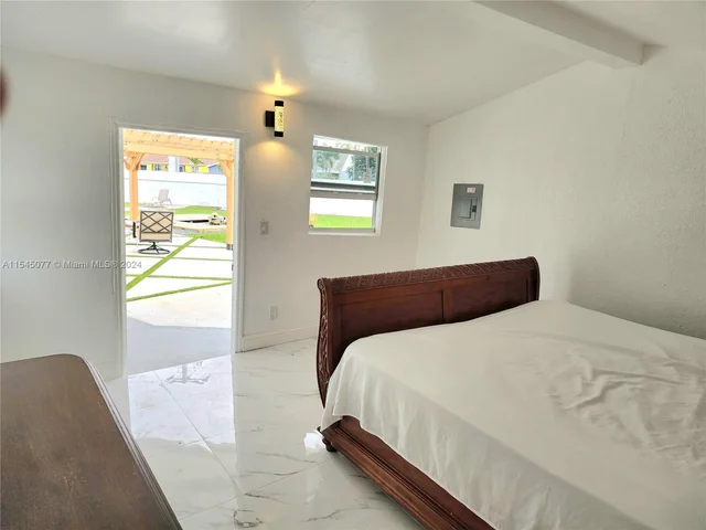 20405 NW 37th Ct, Miami Gardens FL 33055