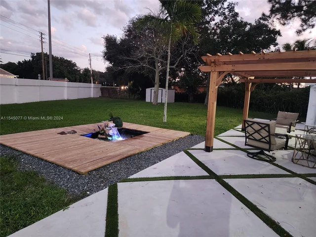 20405 NW 37th Ct, Miami Gardens FL 33055