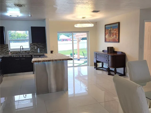 20405 NW 37th Ct, Miami Gardens FL 33055