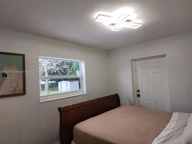 20405 NW 37th Ct, Miami Gardens FL 33055