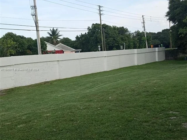 20405 NW 37th Ct, Miami Gardens FL 33055