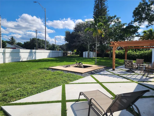 20405 NW 37th Ct, Miami Gardens FL 33055