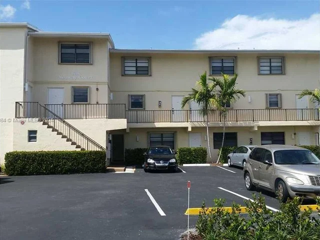 833 NE 18th Ct # 3, Fort Lauderdale FL 33305