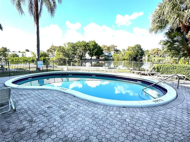 833 NE 18th Ct # 3, Fort Lauderdale FL 33305