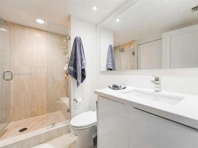 7000 Island Blvd # 2005, Aventura FL 33160