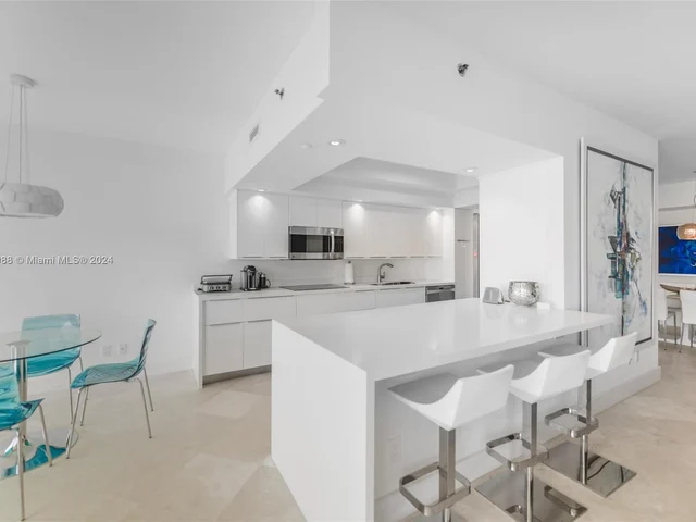 7000 Island Blvd # 2005, Aventura FL 33160