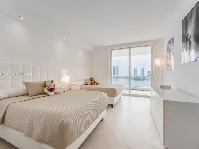 7000 Island Blvd # 2005, Aventura FL 33160