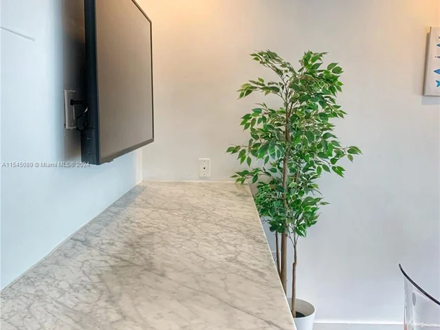 1601 west # 212, Miami Beach FL 33139