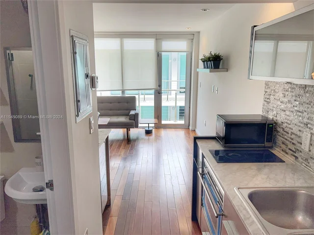 1601 west # 212, Miami Beach FL 33139