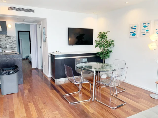 1601 west # 212, Miami Beach FL 33139