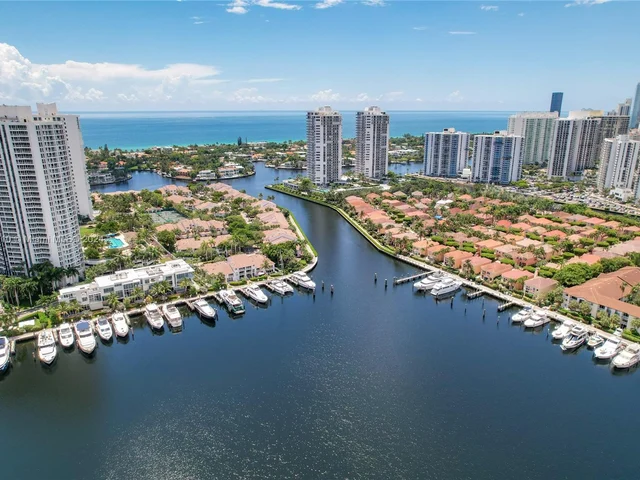 3552 Magellan Cir # 121, Aventura FL 33180