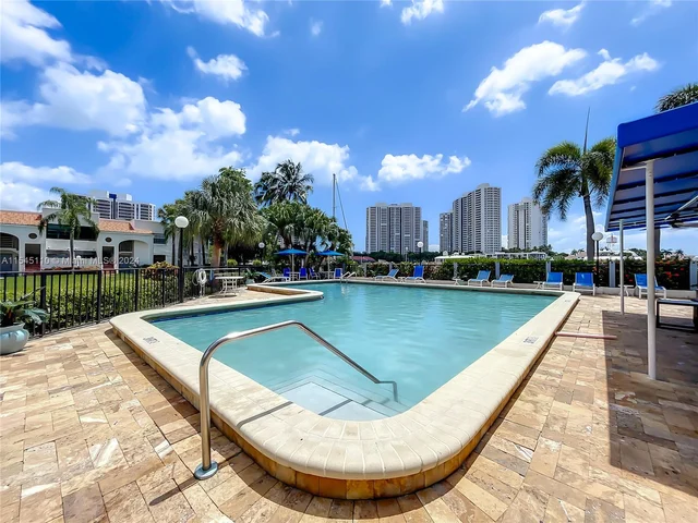 3552 Magellan Cir # 121, Aventura FL 33180