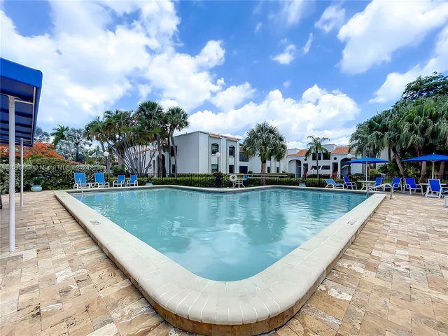 3552 Magellan Cir # 121, Aventura FL 33180