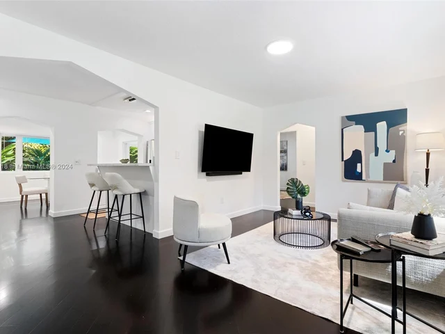 1629 Westward Dr, Miami Springs FL 33166