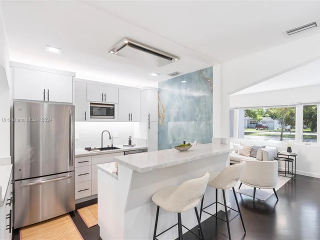 1629 Westward Dr, Miami Springs FL 33166